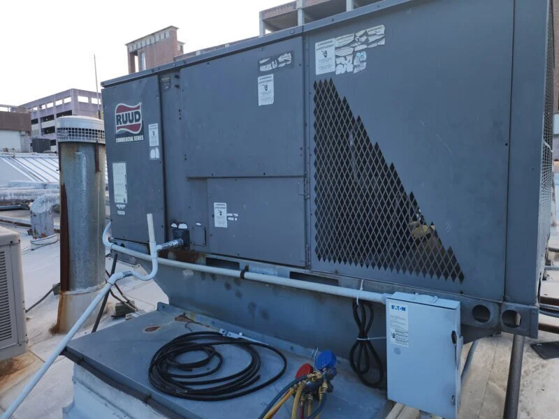 Performed commercial HVAC rooftop unit diagnostic and electrical repair service for the kitchen RTU at Scholz Garten in Austi...