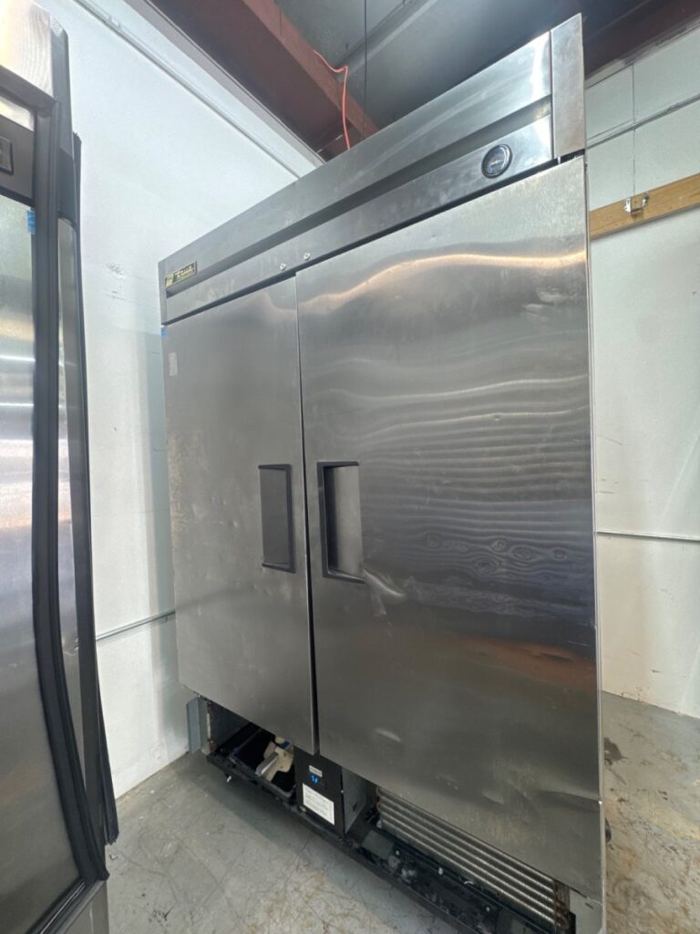 Repaired 2 Door True Reach In Freezer