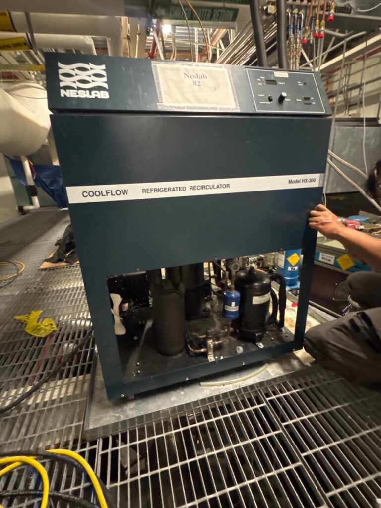 Diagnose chiller at UT research lab in Austin, Texas