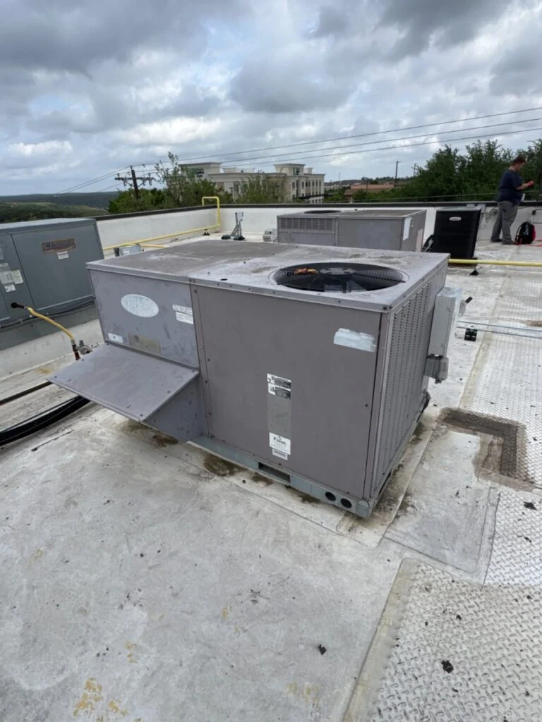2291: Repaired carrier RTU air-conditioning unit in Austin, Texas