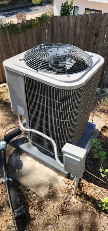 Setpoint Services performed residential air conditioning repair on a Bryant heat pump system at a home in Austin, Texas. The...